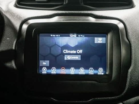 Used 2019 Jeep Renegade Limited image 12