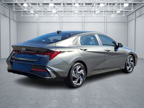 Certified 2025 Hyundai Elantra SEL FWD image 6