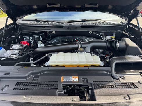 Used 2025 Ford Expedition Active RWD image 19