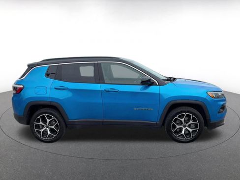 Used 2025 Jeep Compass Limited AWD/4WD image 13