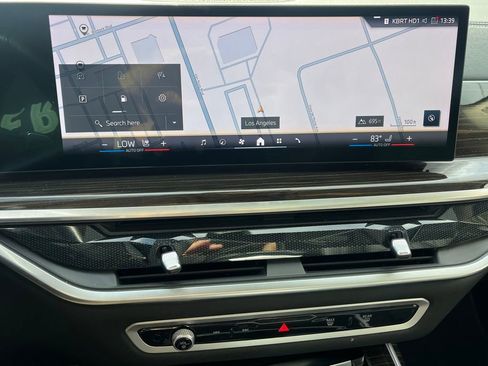 Used 2024 BMW X7 xDrive40i image 12