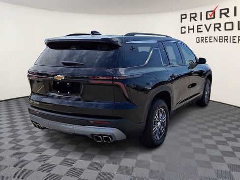 Used 2025 Chevrolet Traverse LT w/ Enhanced Driving Package FWD image 8
