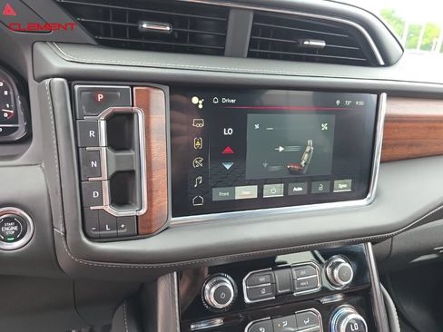 Used 2023 GMC Yukon XL Denali Ultimate AWD/4WD image 17