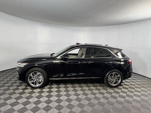 Used 2023 Genesis GV70 2.5T w/ Select Package image 10