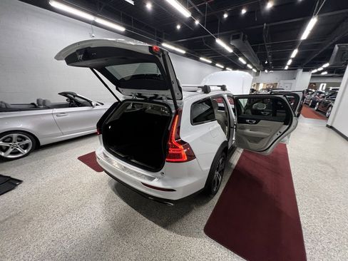 Used 2020 Volvo V60 T5 Cross Country w/ Protection Package Premier image 63