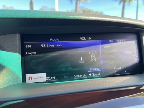 Used 2016 Lexus LS 460 L image 23