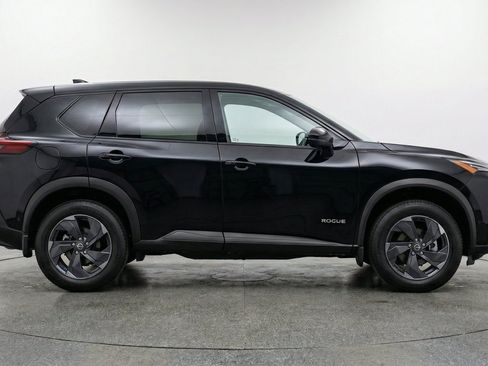 Used 2025 Nissan Rogue SV AWD/4WD image 11