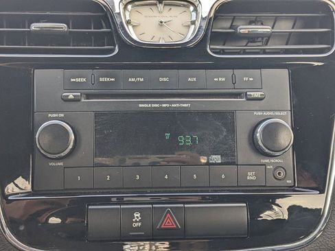 Used 2012 Chrysler 200 Touring image 15