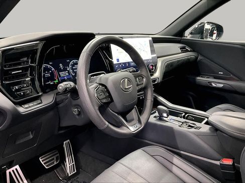 New 2026 Lexus TX 500h AWD image 10