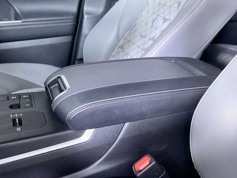 Used 2023 Toyota Highlander Bronze Edition image 23