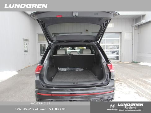 Used 2022 Volkswagen Tiguan SE R-Line image 41