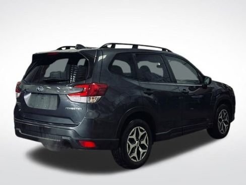 Used 2022 Subaru Forester Premium image 6