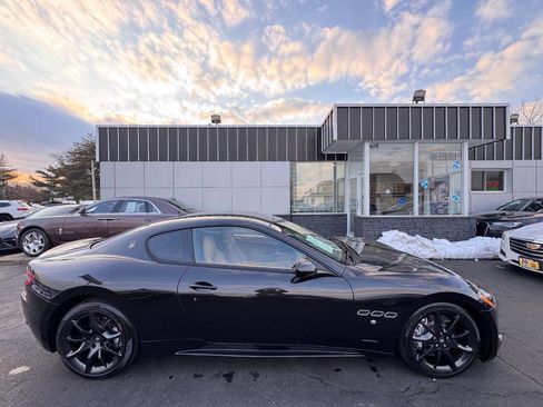 Used 2016 Maserati GranTurismo Sport image 9