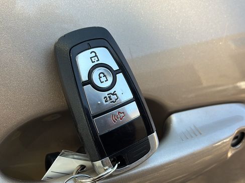 Used 2021 Ford Escape SE FWD image 40
