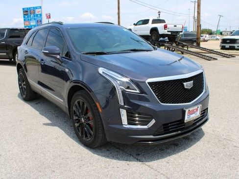 Used 2025 Cadillac XT5 Sportv w/ Technology Package AWD/4WD image 3
