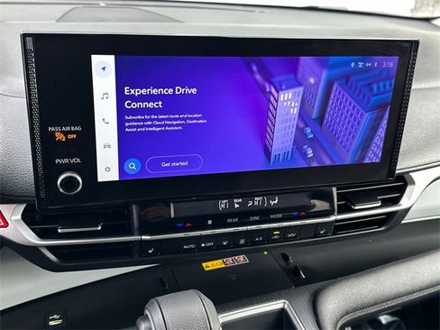 Certified 2025 Toyota Sienna XLE image 26