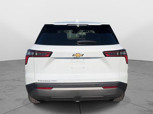 Used 2026 Chevrolet Equinox LT AWD/4WD image 6