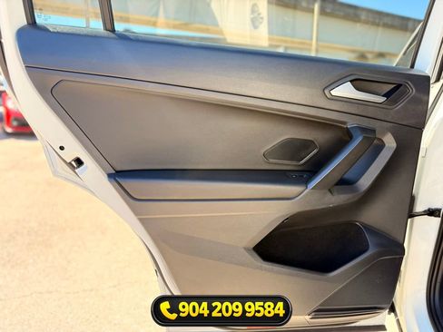 Used 2021 Volkswagen Tiguan SE FWD image 31