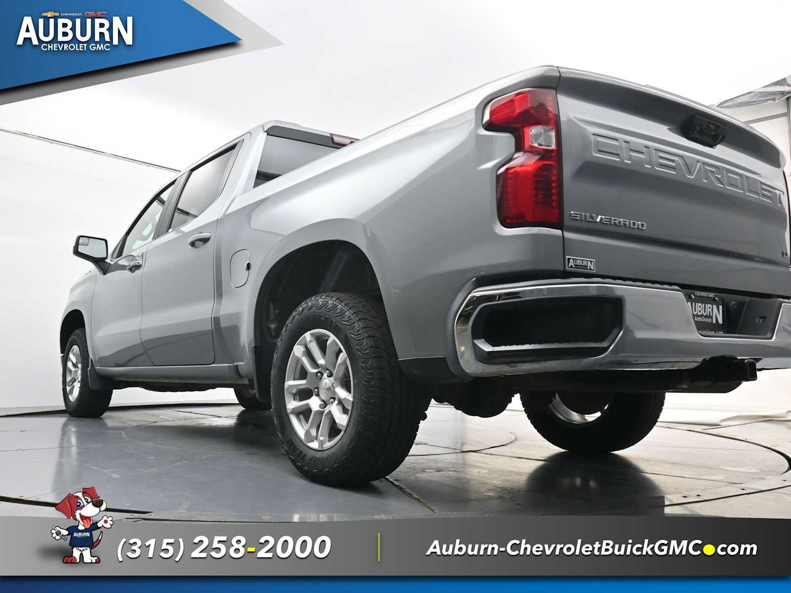 Used 2024 Chevrolet Silverado 1500 LT AWD/4WD image 24