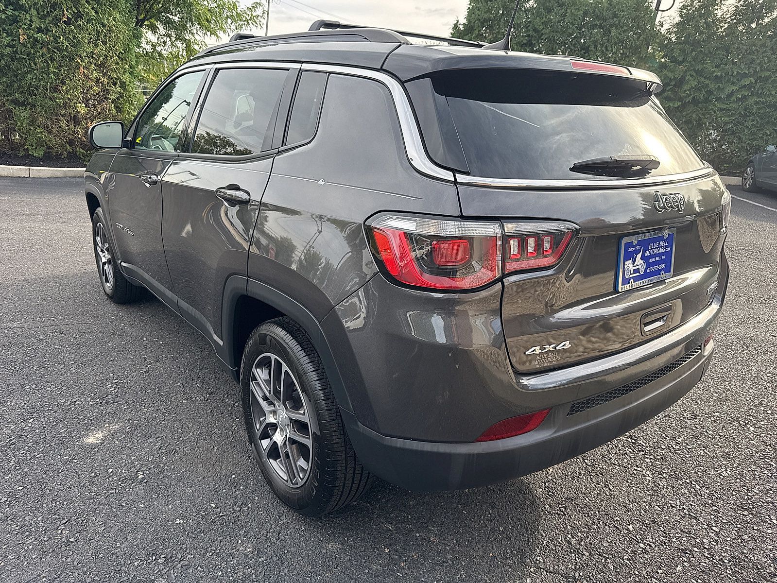 Used 2019 Jeep Compass Latitude w/ Popular Equipment Group AWD/4WD image 16