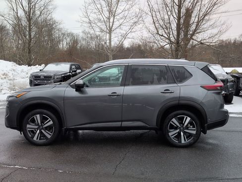 Used 2024 Nissan Rogue SL w/ SL Premium Package image 8