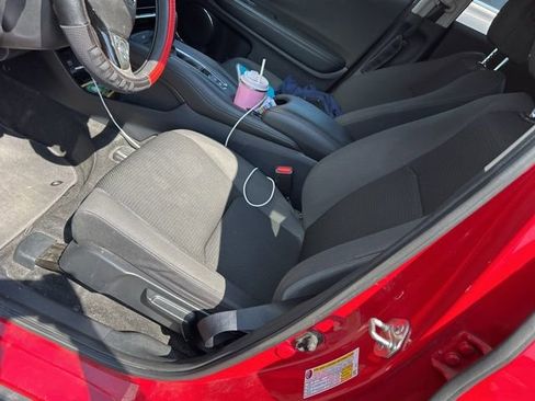 Used 2019 Honda HR-V EX image 14