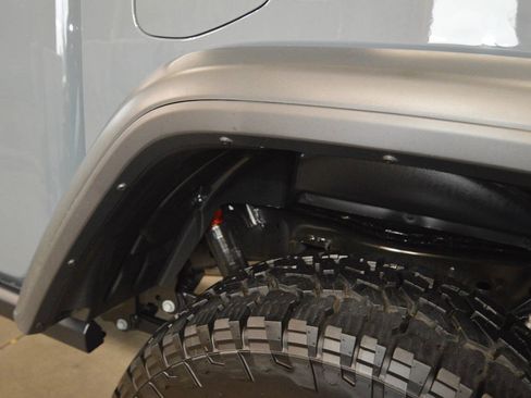 Used 2025 Jeep Gladiator Rubicon w/ Safety Group AWD/4WD image 30