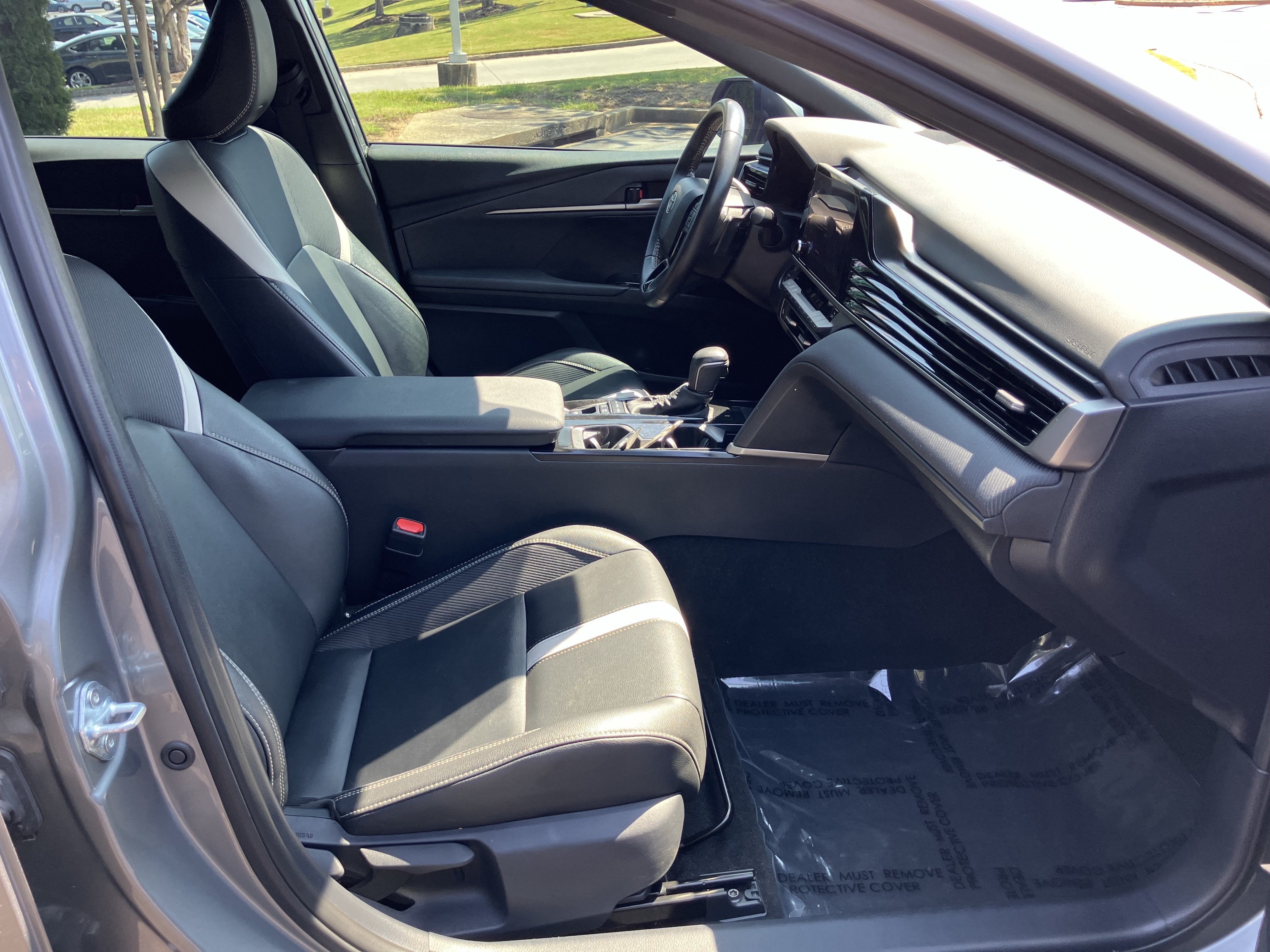 Used 2025 Toyota Camry SE FWD image 34
