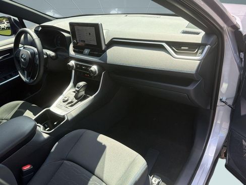 Used 2025 Toyota RAV4 SE w/ Convenience Package AWD/4WD image 31