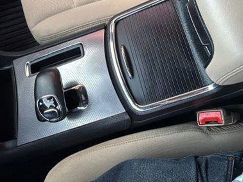 Used 2013 Dodge Charger SE w/ Sport Appearance Group image 17