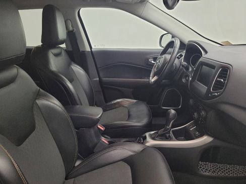 Used 2018 Jeep Compass Latitude w/ Popular Equipment Group image 21