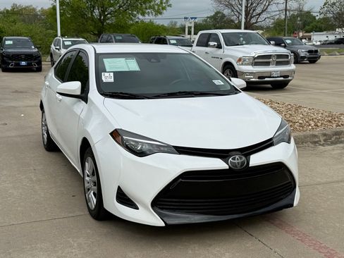 Used 2019 Toyota Corolla LE w/ Carpet Mat Package (TMS) image 7