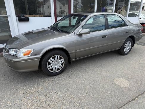 Used 2001 Toyota Camry LE FWD image 25