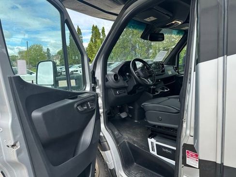 Used 2020 Mercedes-Benz Sprinter 3500 image 12