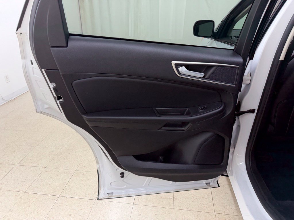 Used 2023 Ford Edge SEL AWD/4WD image 15