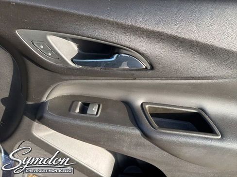 Used 2020 Chevrolet Equinox LT image 23