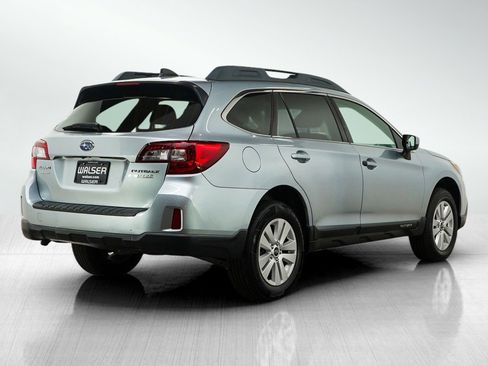 Used 2017 Subaru Outback 2.5i Premium image 5