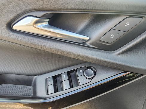 Used 2025 Chevrolet Equinox LT image 17