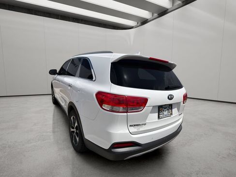 Used 2016 Kia Sorento EX AWD/4WD image 2