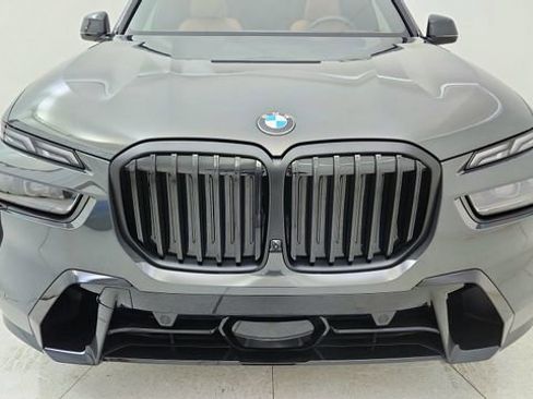 Used 2026 BMW X7 xDrive40i w/ M Sport Package AWD/4WD image 8