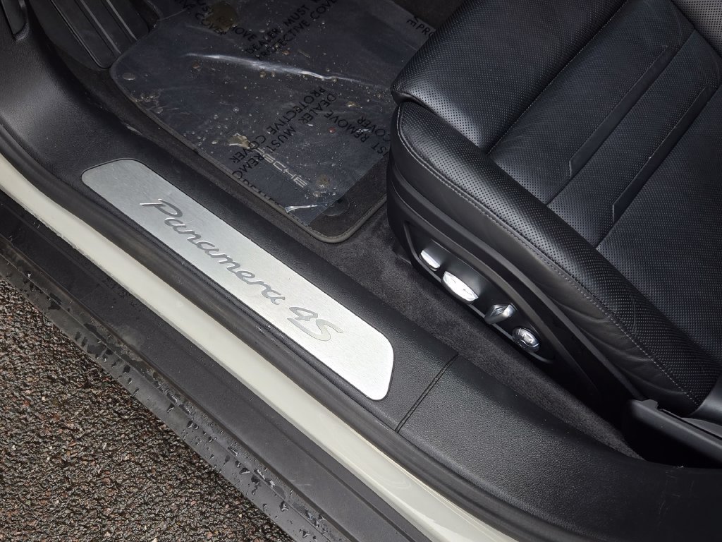 Used 2021 Porsche Panamera 4S AWD/4WD image 17