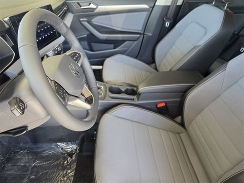 New 2026 Volkswagen Jetta SE image 9