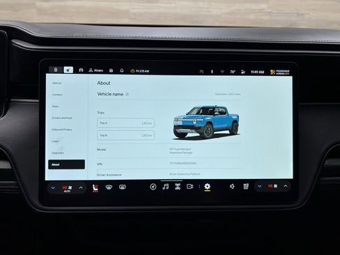 Used 2025 Rivian R1T Adventure image 27