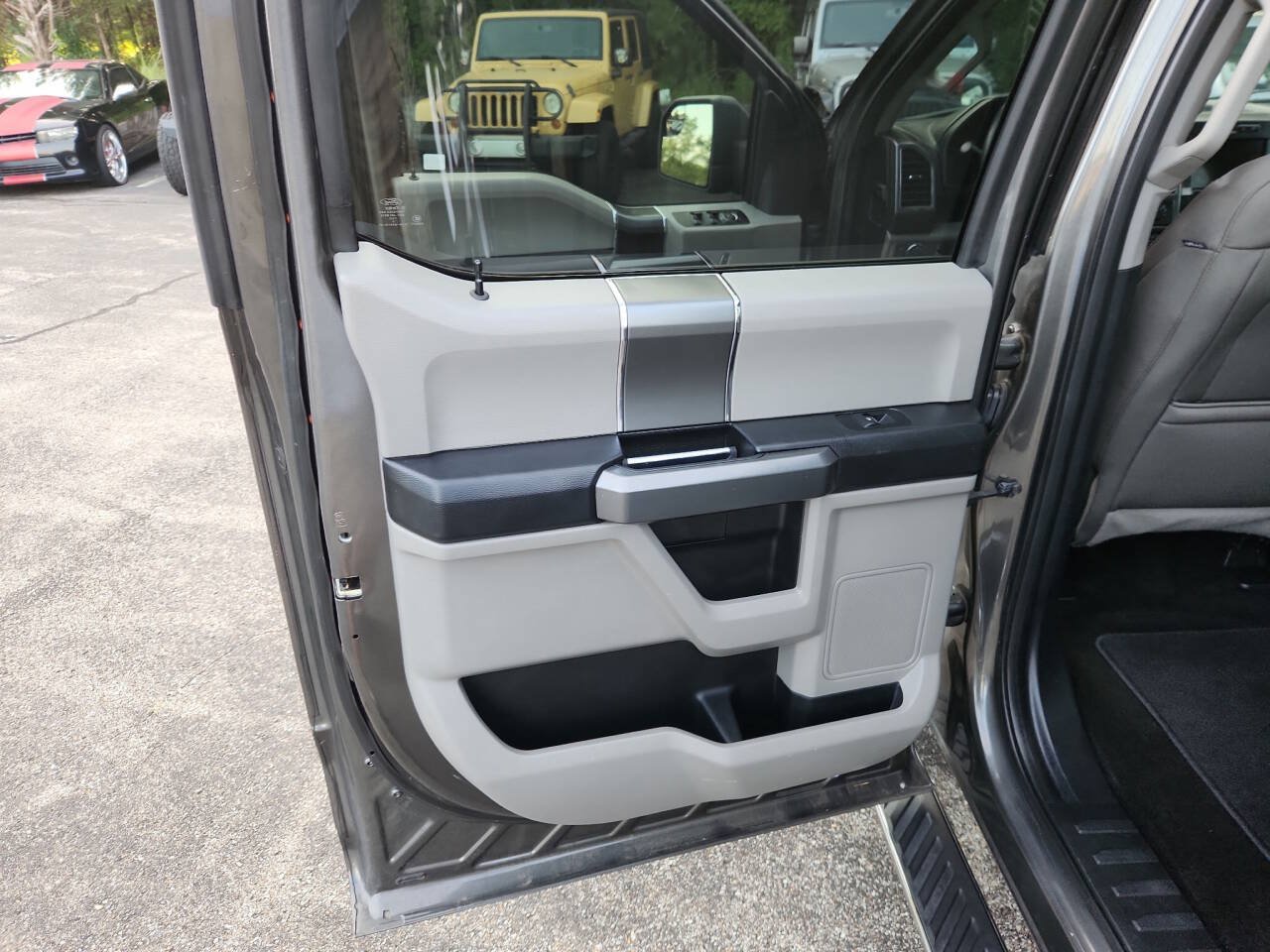 Used 2018 Ford F150 XLT w/ Equipment Group 302A Luxury AWD/4WD image 14