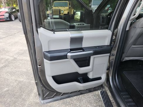 Used 2018 Ford F150 XLT w/ Equipment Group 302A Luxury AWD/4WD image 14