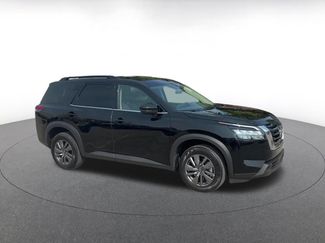 Used 2025 Nissan Pathfinder SV FWD video 2