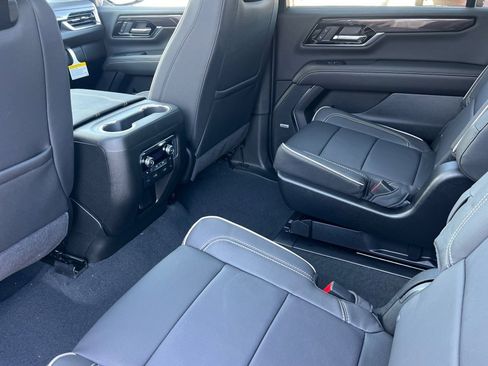 New 2026 GMC Yukon XL Elevation w/ Elevation Premium Package image 9