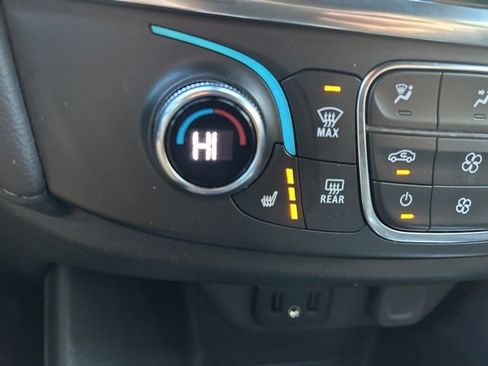 Certified 2023 Chevrolet Traverse LT image 30