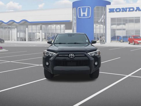Used 2024 Toyota 4Runner SR5 Premium w/ Moonroof Package image 2