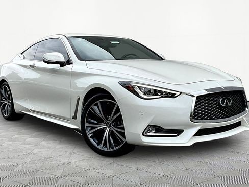 Used 2022 INFINITI Q60 3.0t Luxe w/ Essential Package image 3